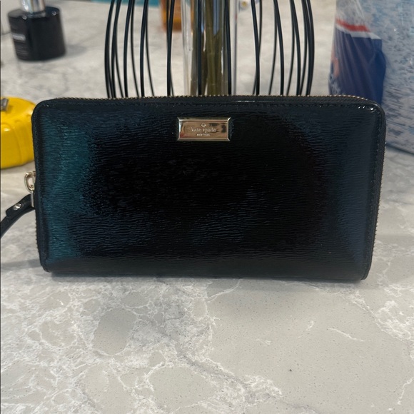 Kate spade bixby place patent leather wallet - Picture 1 of 3